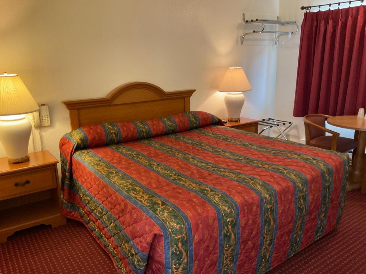 קרסנט סיטי Front Street Inn מראה חיצוני תמונה