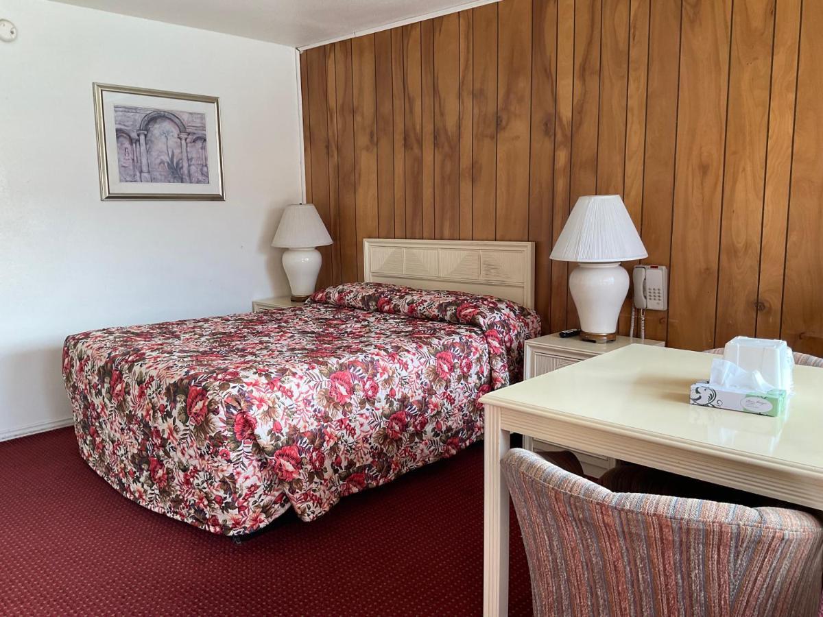 קרסנט סיטי Front Street Inn מראה חיצוני תמונה