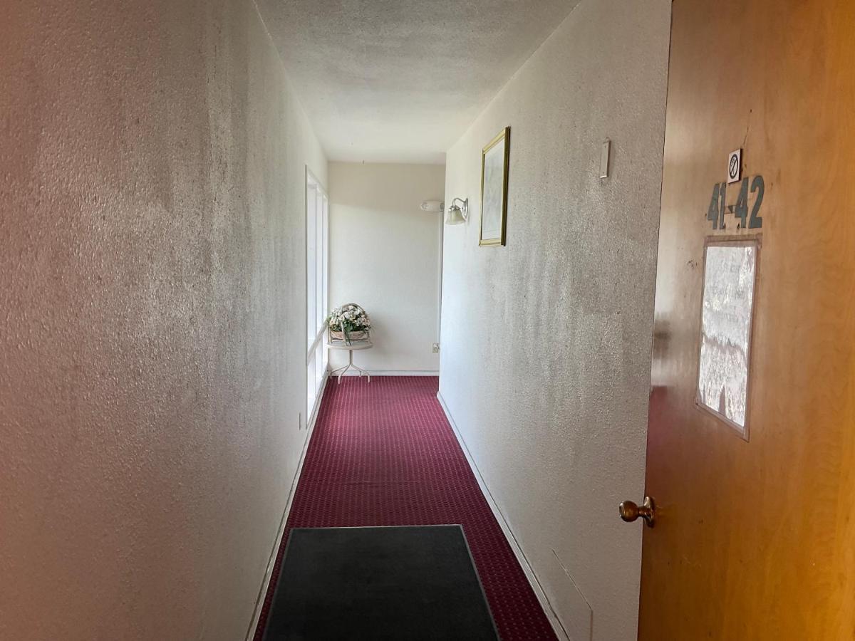 קרסנט סיטי Front Street Inn מראה חיצוני תמונה