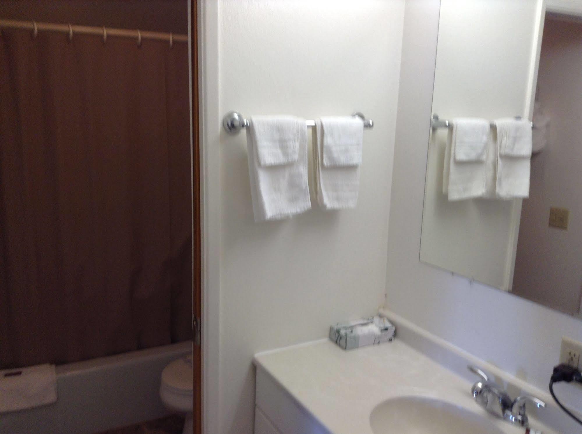 קרסנט סיטי Front Street Inn מראה חיצוני תמונה